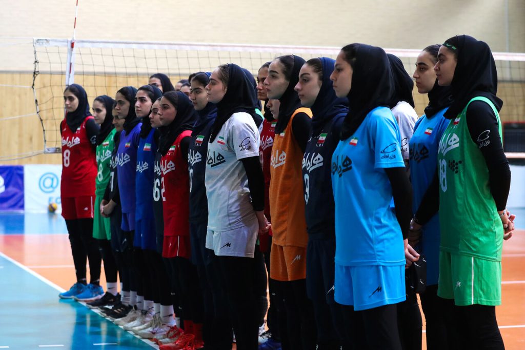 دعوت جنجالی از ۲۰ والیبالیست به اردو: شروع یک فصل جدید برای تیم نوجوانان دختر!