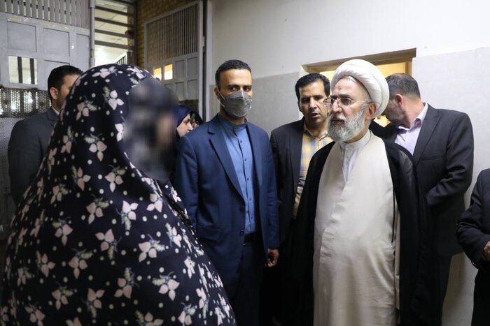 حاشیه‌ساز: اعطای مرخصی به بیش از ۷ هزار زندانی در هفته کرامت!