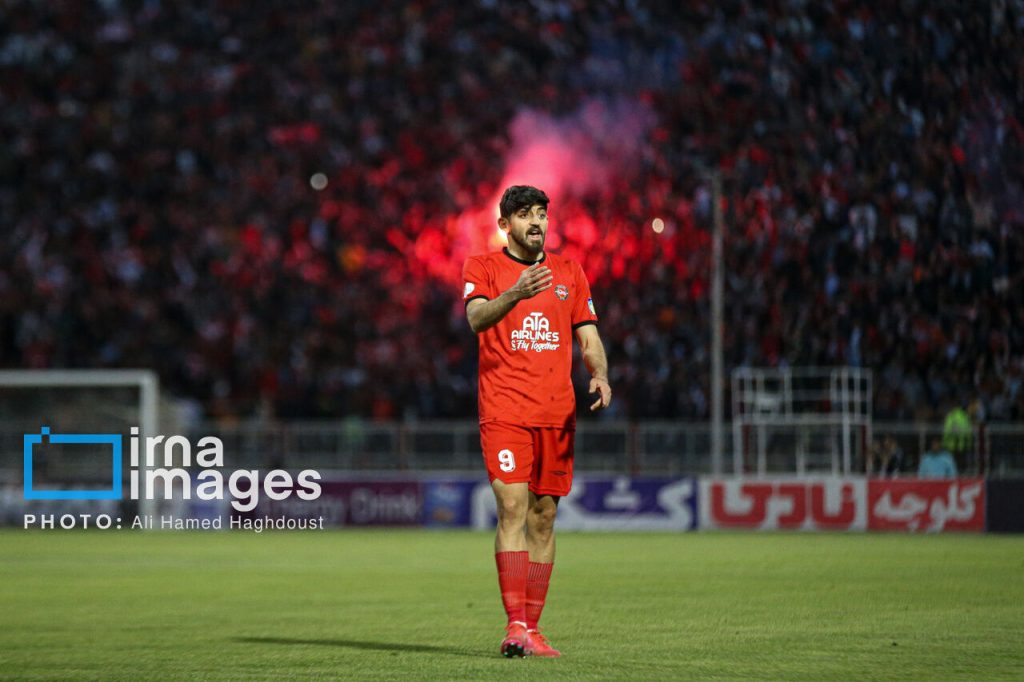 ستاره تراکتور به درویش: «رضایت‌نامه‌ام را بده تا مستقیماً به پرسپولیس برگردم!»