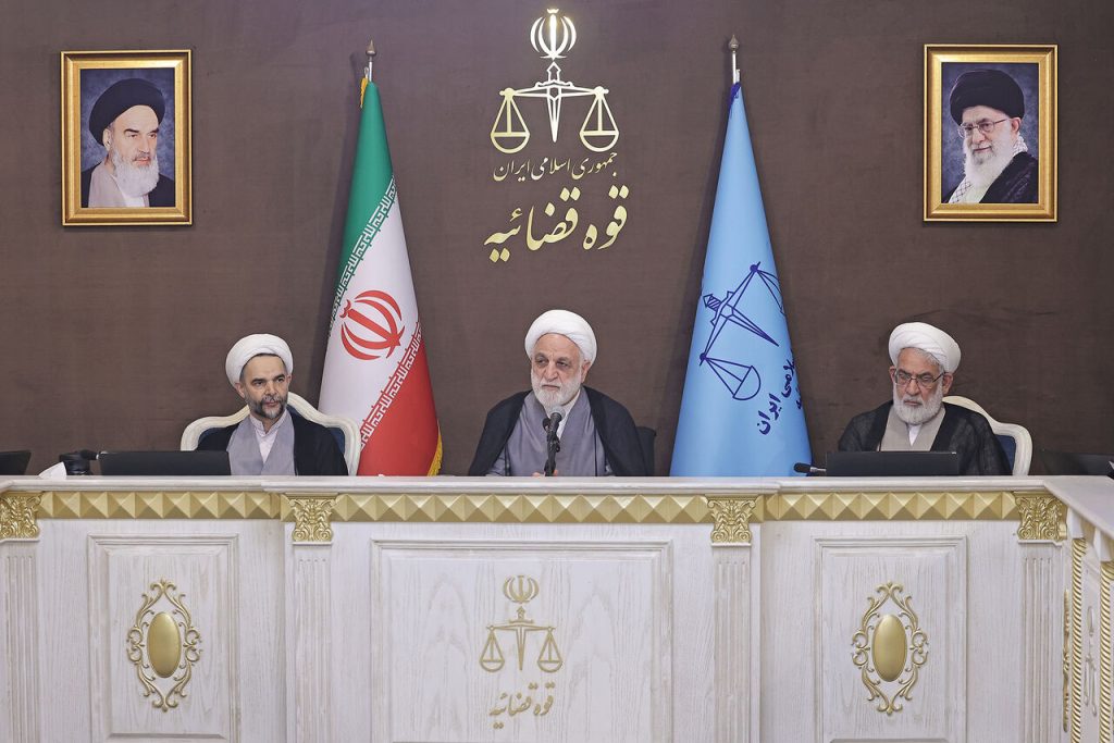 بی‌نظمی در چیدمان محموله‌ها؛ عامل اصلی فاجعه آتش‌سوزی در بندر شهید رجایی!