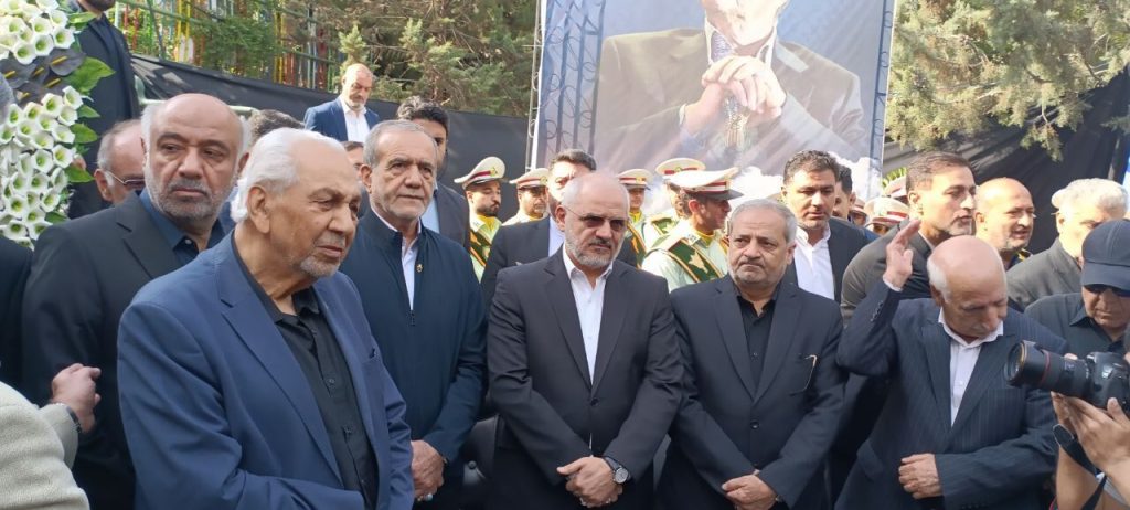 وداع پرحاشیه با ناصر قفلی، خیر مدرسه‌ساز، در حضور رئیس‌جمهور!