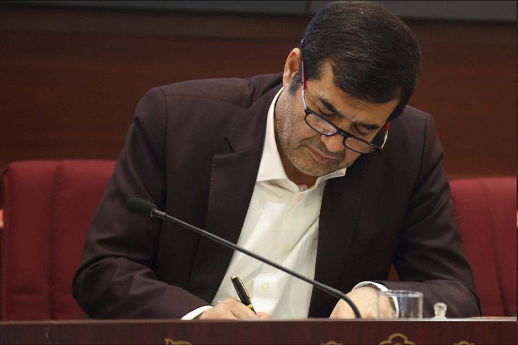 وزیر ورزش: موضوعات جنجالی داوری فینال جام‌حذفی باید به‌طور جدی بررسی شوند!