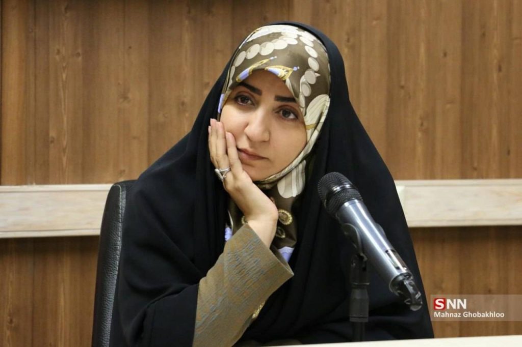 آیا هنرمندان واقعی منسوخ می‌شوند؟: استفاده از هوش مصنوعی و تکنولوژی‌های نوین در تولید آثار هنری در رویداد جنجالی ایران امام رضایی + فیلم