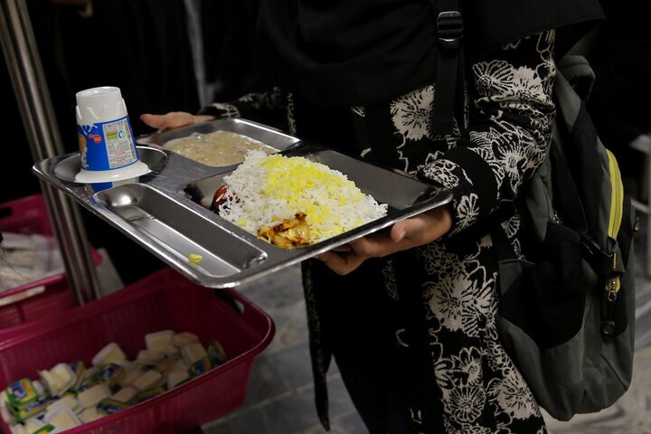 طرح جنجالی وزارت علوم: نظارت هوشمند بر غذاهای سلف و امتیازدهی به دانشجویان!