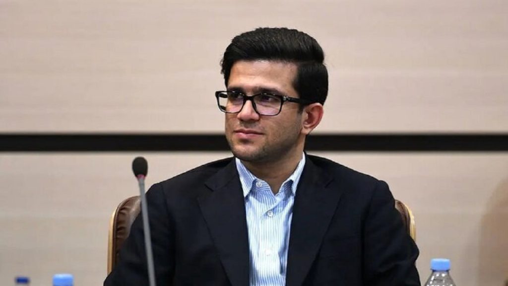 پالایشگاه‌ها بنزین قاچاق نمی‌کنند: آیا واقعاً گزینه سه‌نرخی شدن بنزین منتفی است؟
