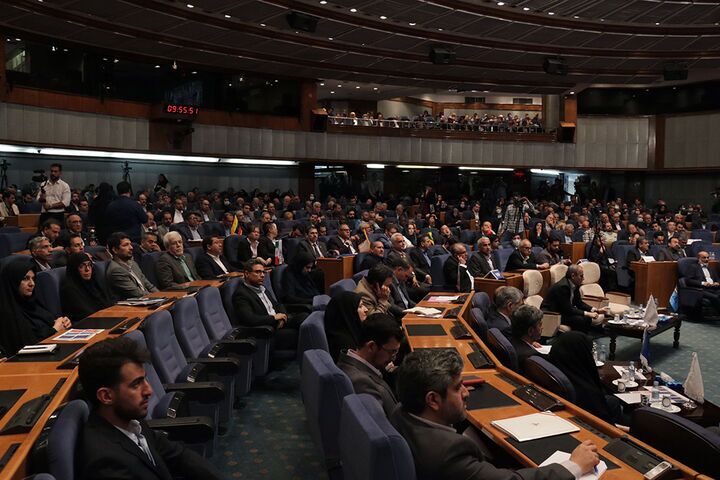 پخش زنده: همایش جنجالی سیاست‌های پولی و ارزی بانک مرکزی - چه تحولی در انتظار اقتصاد خواهد بود؟