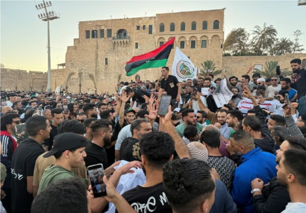 بحران سیاسی در لیبی؛ تونس به دنبال گفت‌وگوی داخلی، در خیابان‌های طرابلس خواستار برکناری دولت!