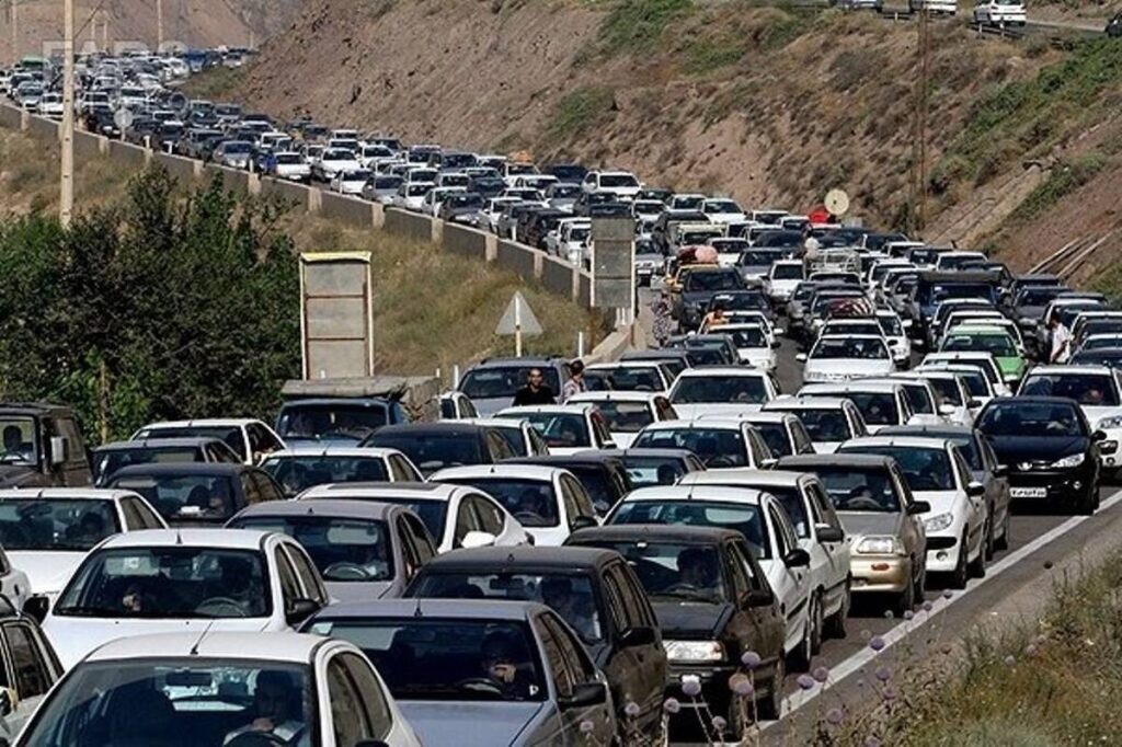 وضعیت بحرانی ترافیک در محور هراز: یک بحران جدی در جاده!