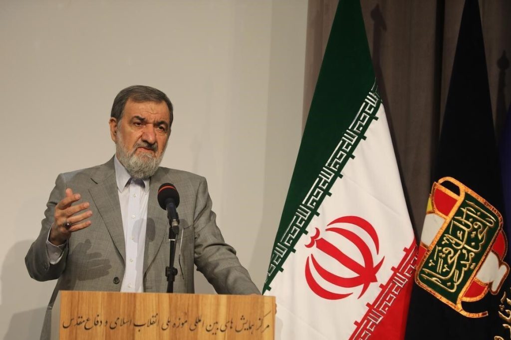 محسن رضایی: دفاع مقدس، نقشه راهی برای زندگی بهتر و شجاعانه ملت ایران!