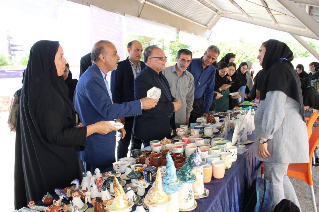 آغاز به کار بازارچه کارآفرینی دختران سمنانی: جایی برای شکوفایی استعدادها و خلاقیت‌ها!