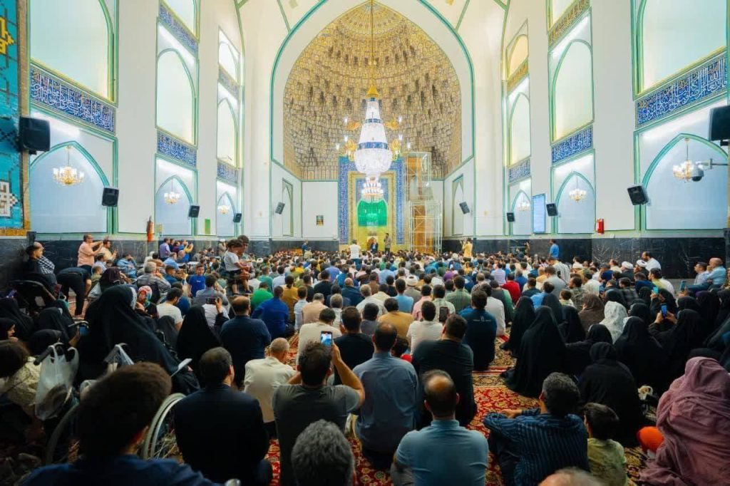 جوانان منتقد در آستانه محرم، تجمعی جنجالی برپا کردند!