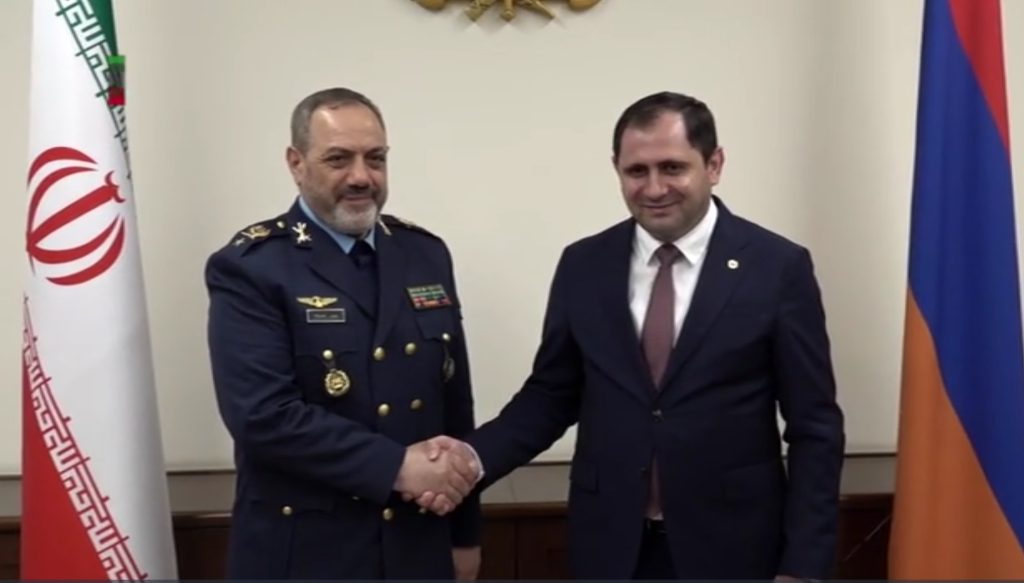 مقایسه نخبگان: به هیچ‌وجه اجازه نخواهیم داد که مرزهای ایران و ارمنستان تهدید شوند!