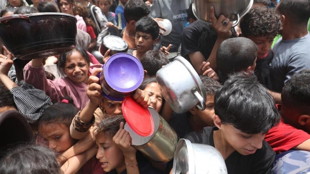 پزشکان بدون مرز: ورود محدود کمک‌ها به غزه یک دروغ بزرگ است!