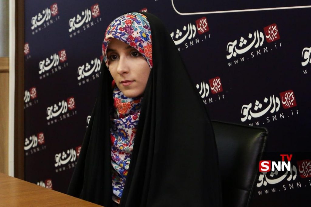 از حاشیه تا قاب: روایت جنجالی دانشجویان از حضور شهید رئیسی در دانشگاه الزهرا