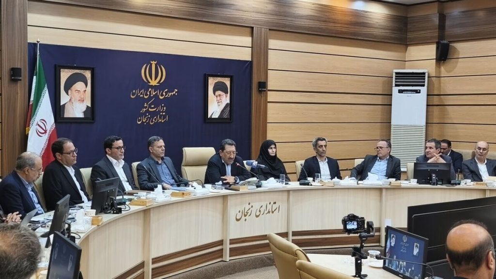 “افزایش صادرات و حمایت از کسب‌وکارهای کوچک: وعده جنجالی وزیر صمت برای تحول اقتصادی!”