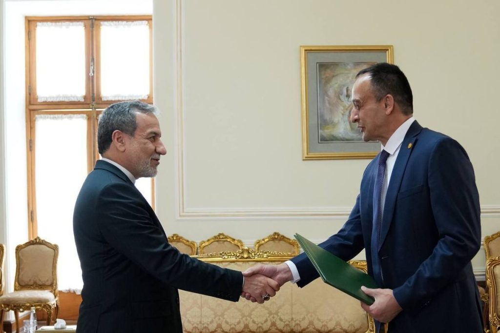 ورود جنجالی نماینده جدید فائو به ایران! اعتبارنامه‌اش را به وزیر امور خارجه تقدیم کرد!