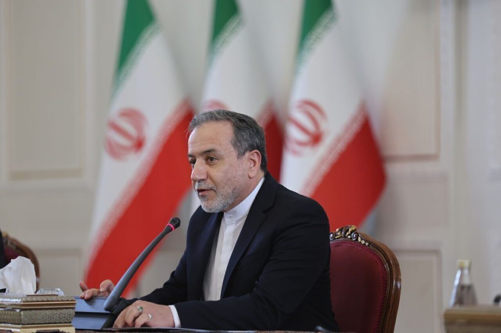 عراقچی: ایران با قوی‌ترین لحن هر گونه توطئه علیه وحدت مسلمانان را به شدت رد می‌کند!