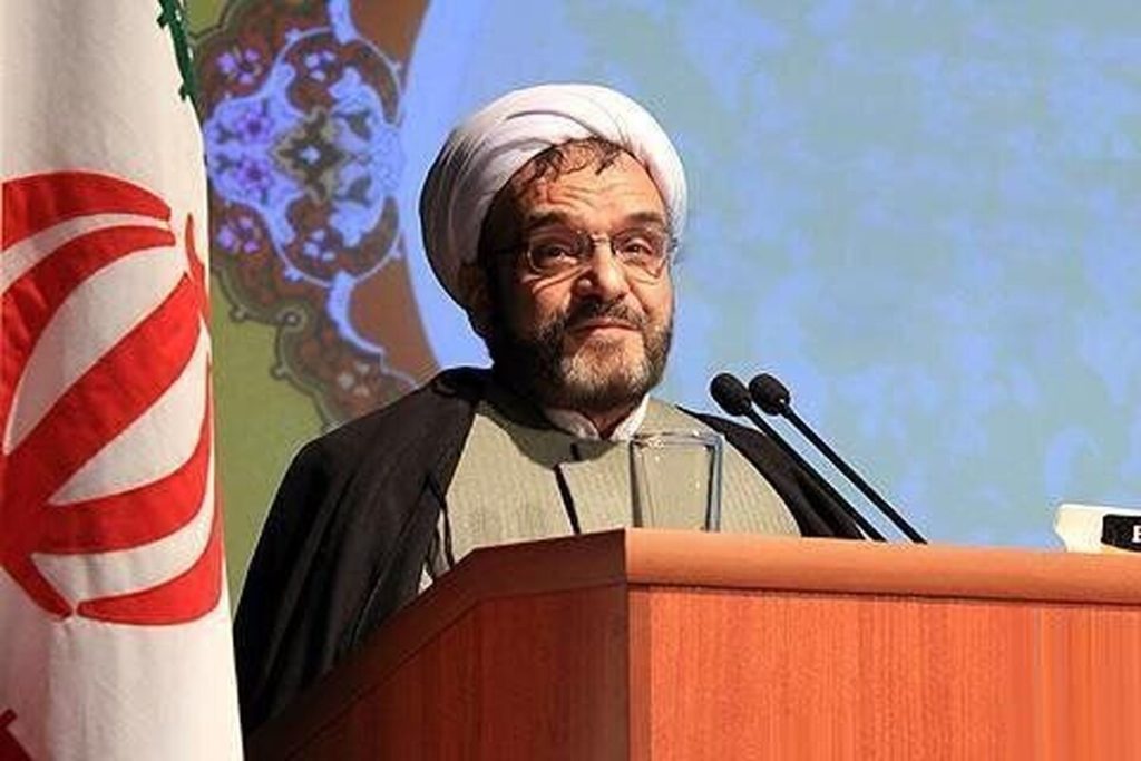 حضور تازه‌وارد جنجالی در راس ولی فقیه: نماینده جدید در روزنامه اطلاعات چه کسی است؟ + نگاهی به سوابق علمی و شغلی وی